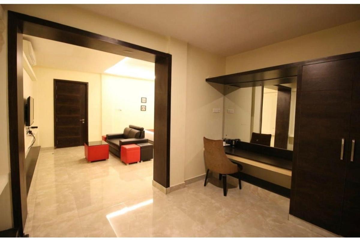 The Butterfly Luxury Serviced Apartments Βιζαχαπατνάμ Εξωτερικό φωτογραφία